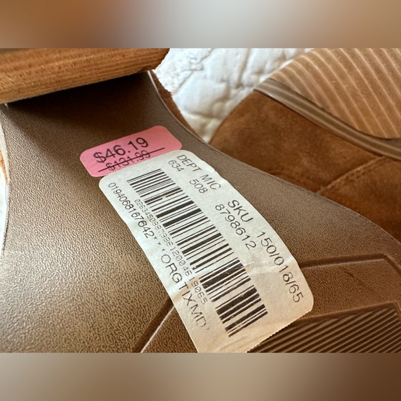 Steve Madden ankle boot Steve Madden Addy - Cognac Suede Bootie Color: Tan NWT - Picture 6 of 9